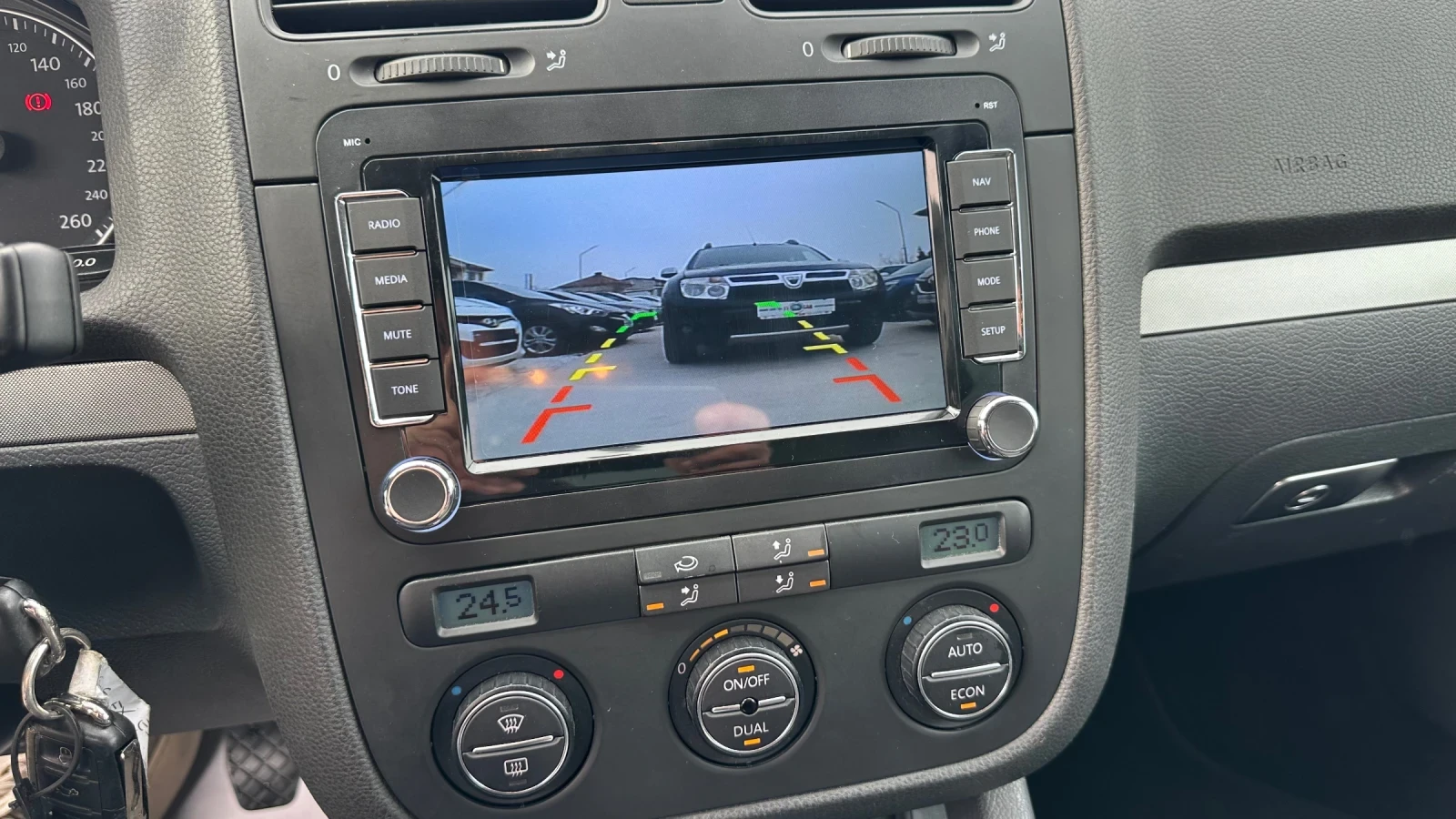 VW Golf 1.6i 102к. Нави! Камера! 139000км! - изображение 10