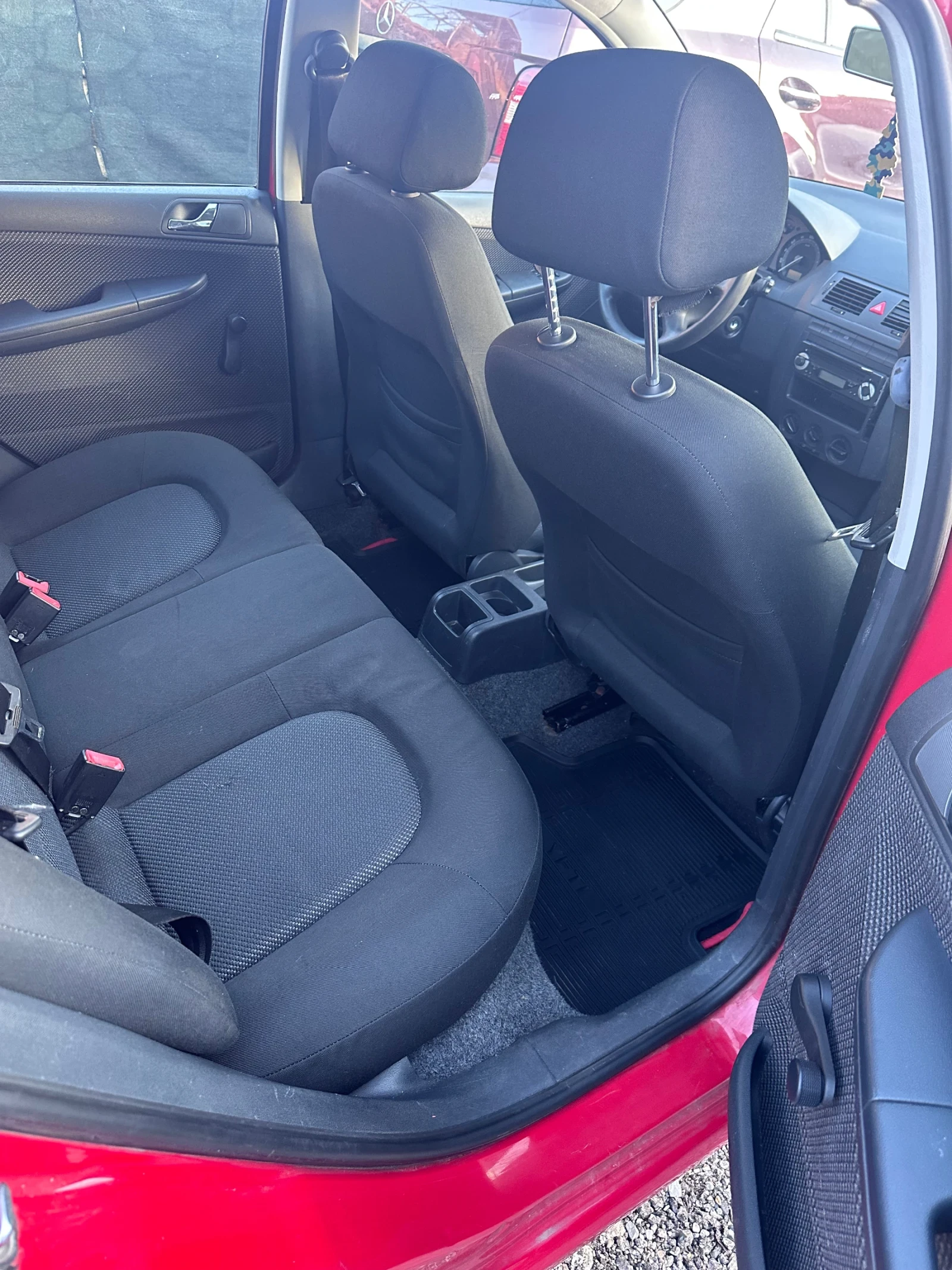 Skoda Fabia Уникат/Гаражен/Климатик, снимка 13 - Автомобили и джипове - 53868437