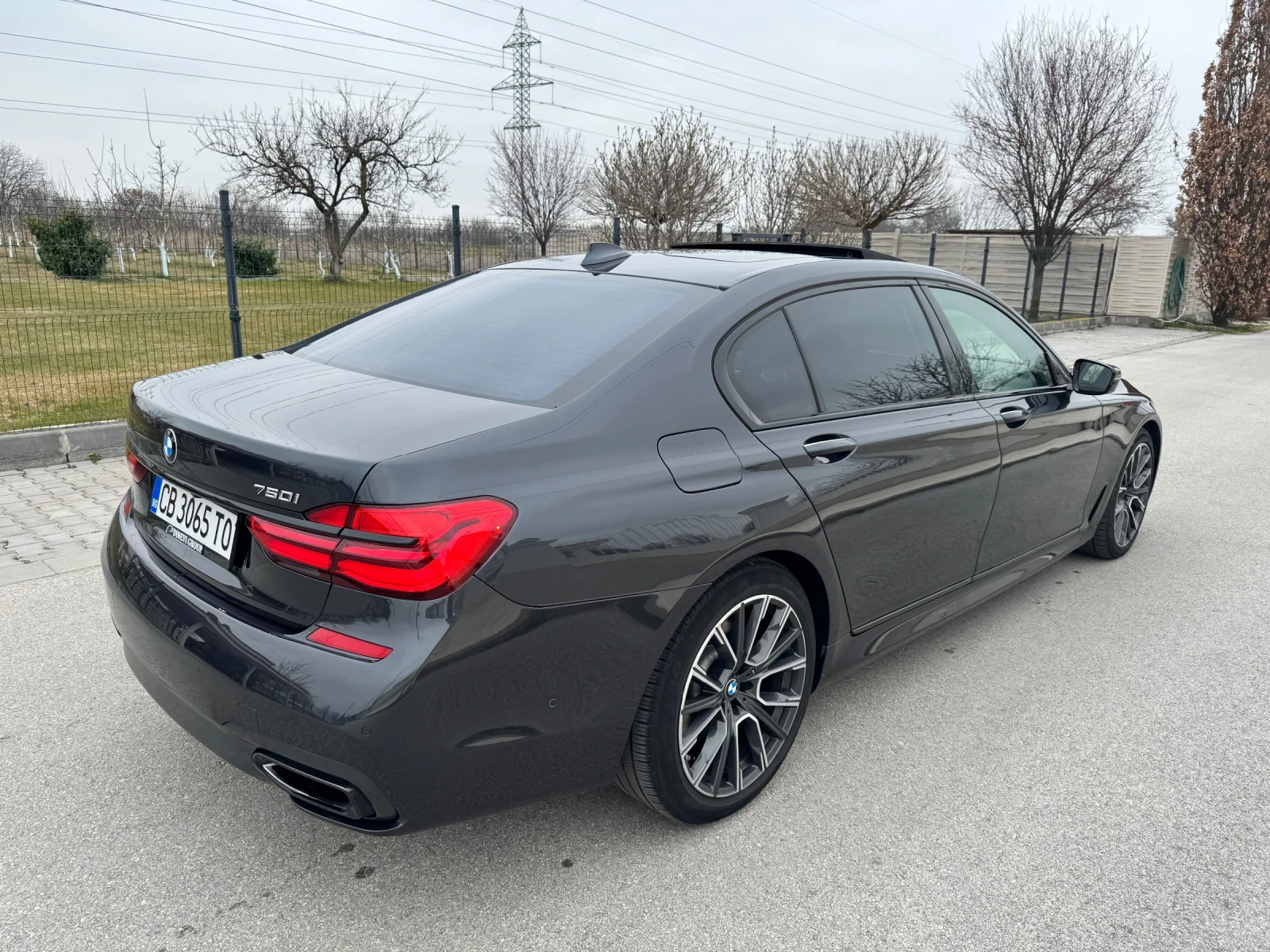 BMW 750 LI* САМО НА ЗАДНО(M Pack), снимка 5 - Автомобили и джипове - 53965104