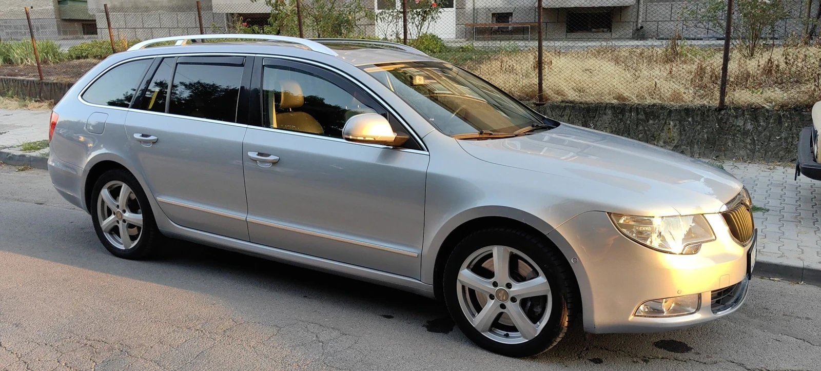 Skoda Superb, снимка 4 - Автомобили и джипове - 54026800