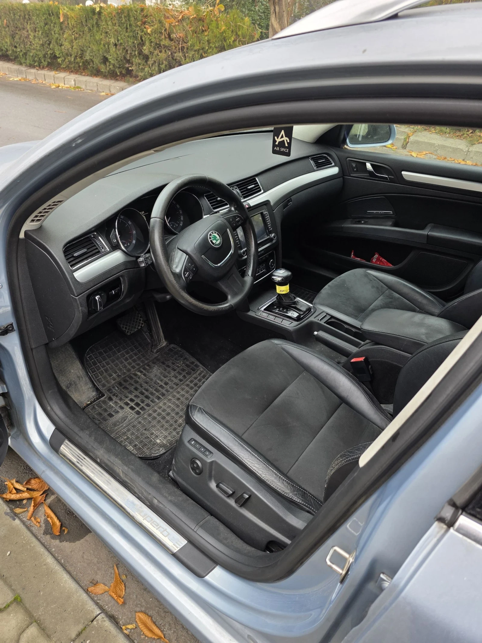 Skoda Superb, снимка 7 - Автомобили и джипове - 54026800