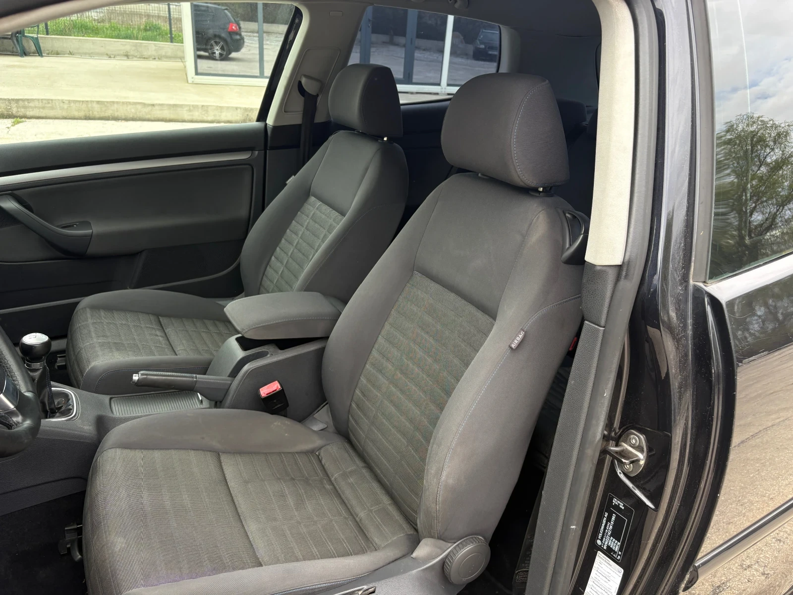 VW Golf, снимка 5 - Автомобили и джипове - 54081837