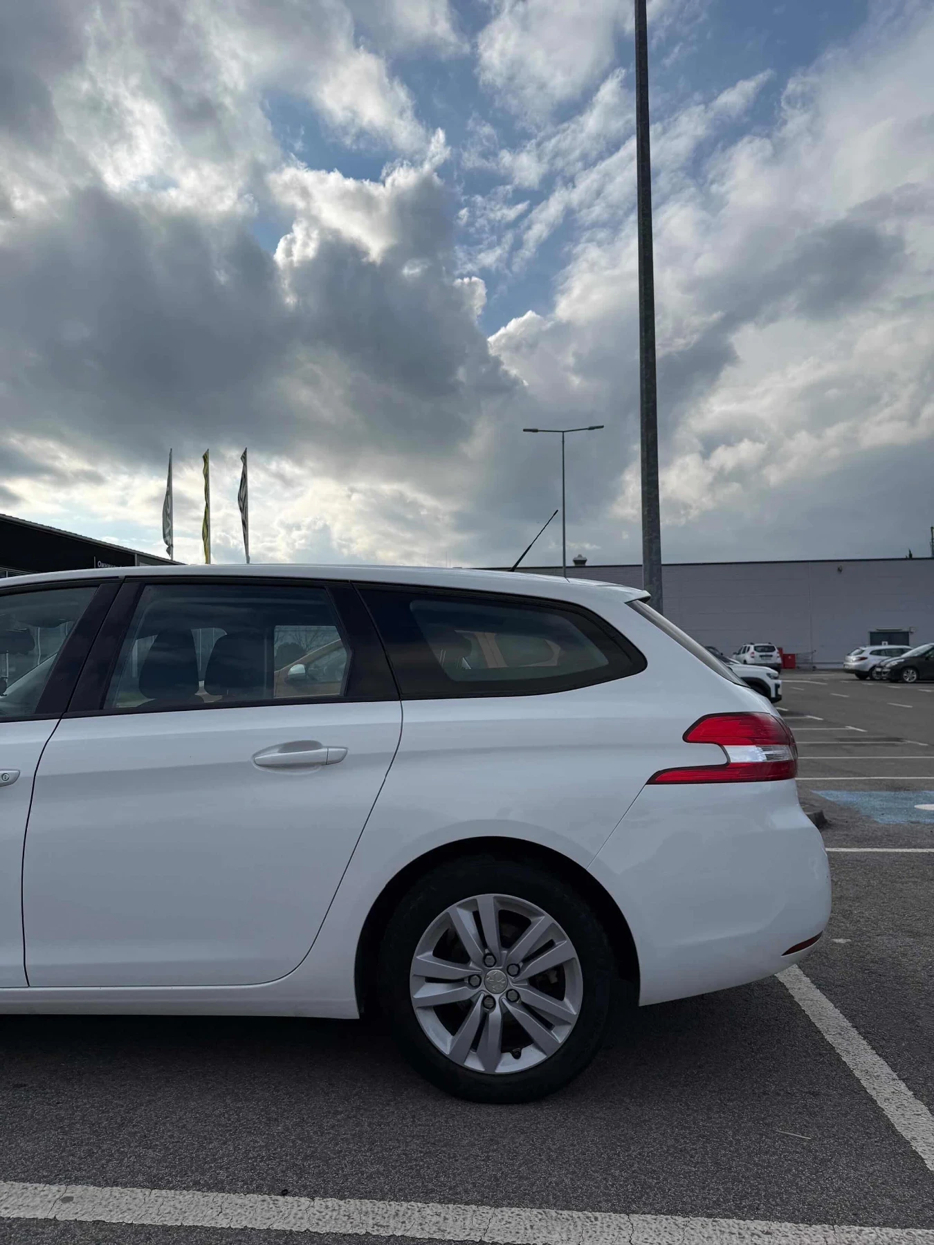 Peugeot 308 1.6 ДИЗЕЛ, снимка 3 - Автомобили и джипове - 54173395