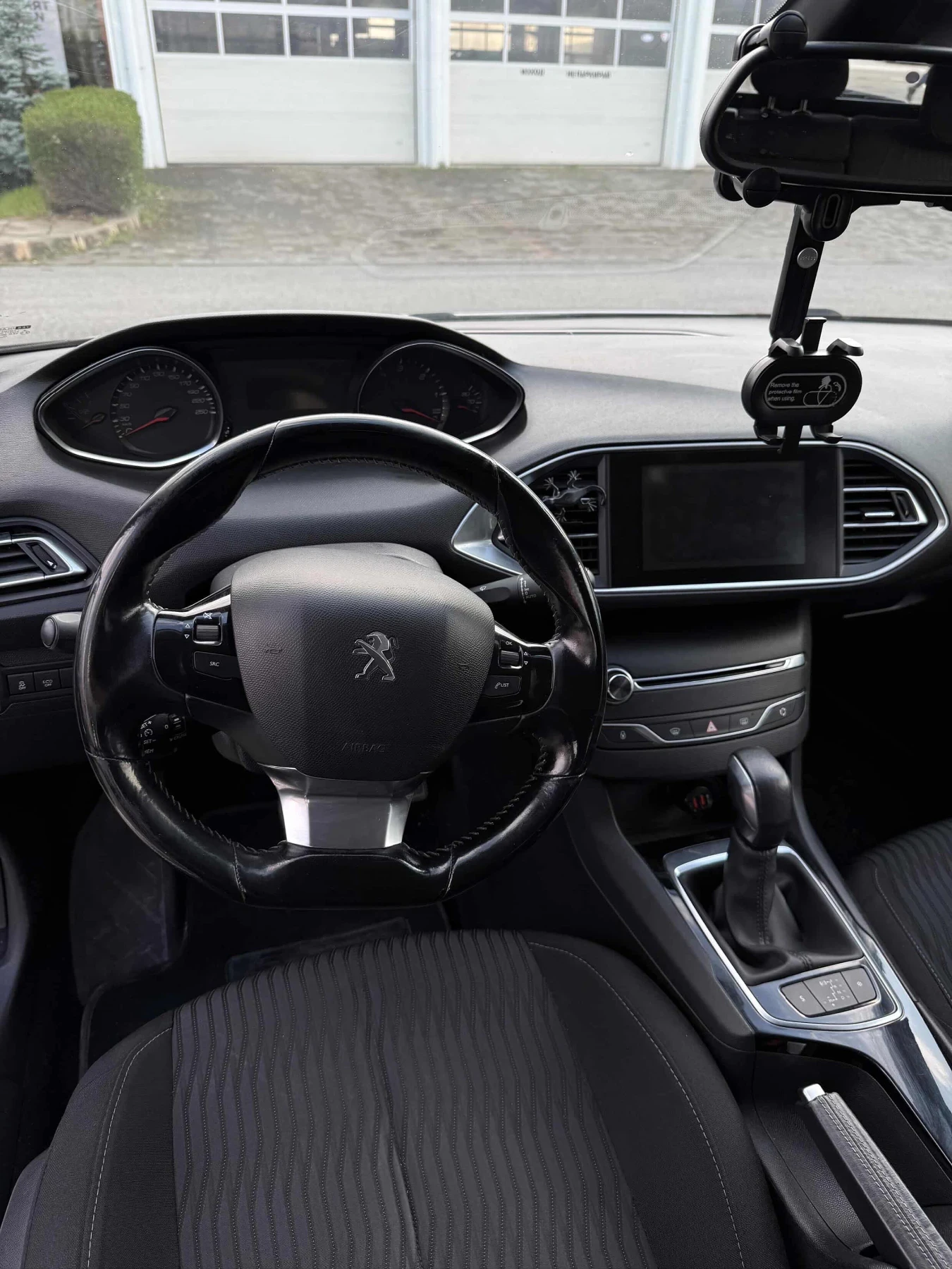 Peugeot 308 1.6 ДИЗЕЛ, снимка 8 - Автомобили и джипове - 54173395