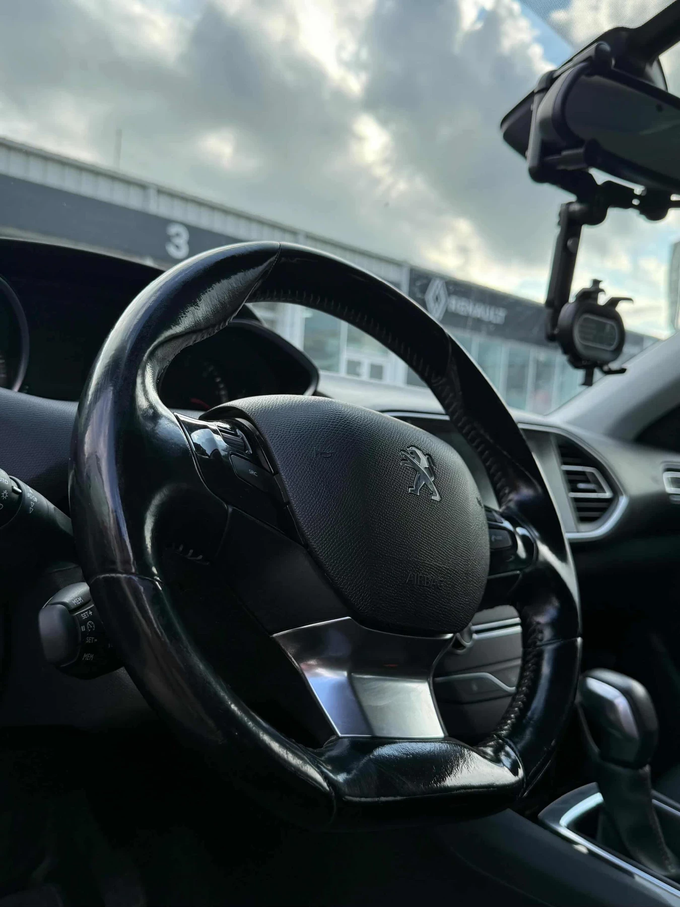 Peugeot 308 1.6 ДИЗЕЛ, снимка 15 - Автомобили и джипове - 54173395