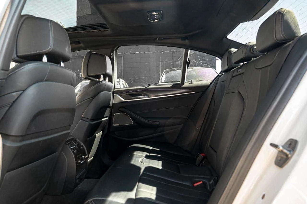 BMW 540 * CARFAX * ЦЕНА ДО БГ, снимка 15 - Автомобили и джипове - 54441786
