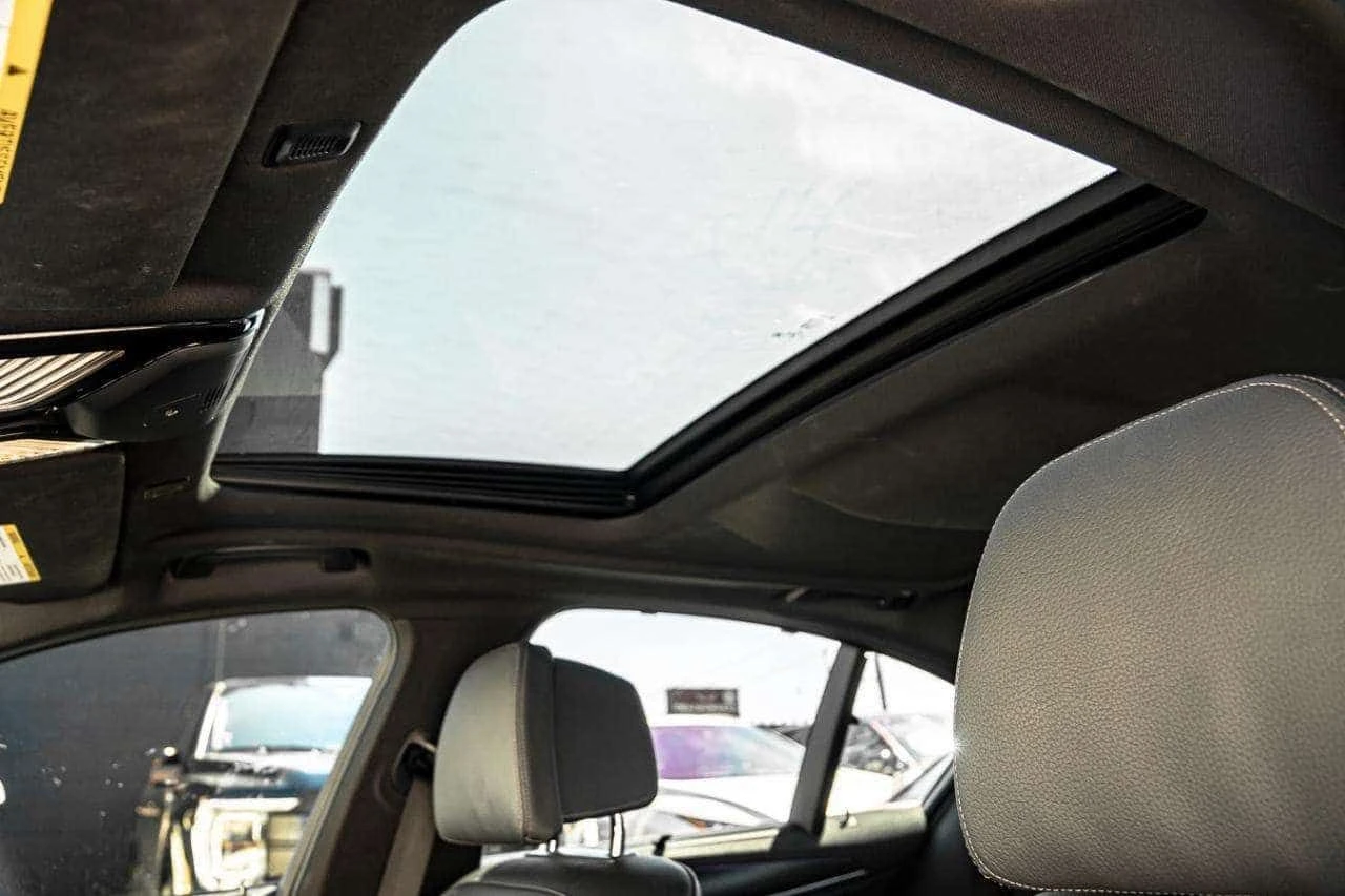 BMW 540 * CARFAX * ЦЕНА ДО БГ, снимка 12 - Автомобили и джипове - 54441786