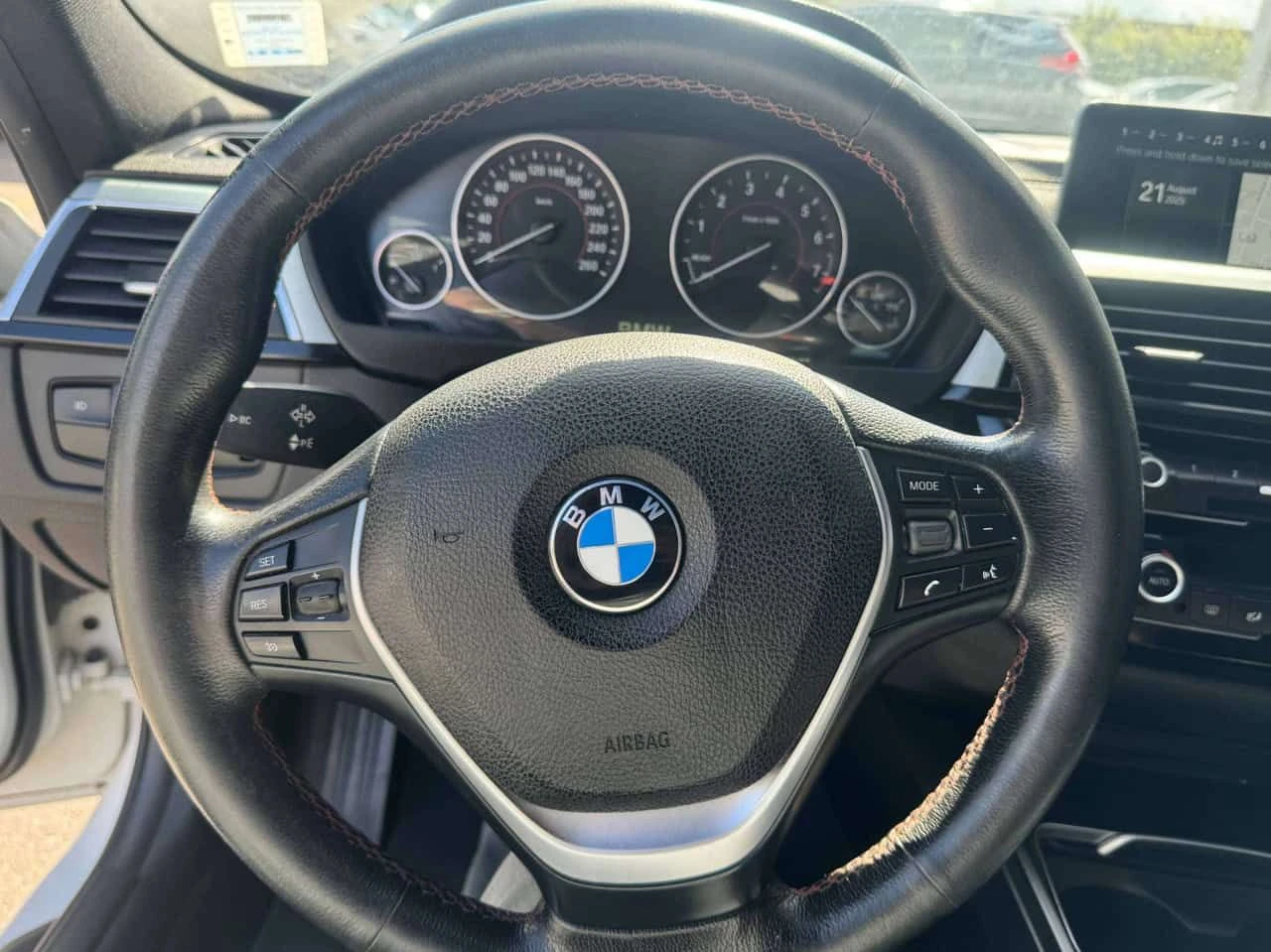 BMW 330 * xDrive * АВТОКРЕДИТ БЕЗ ПЪРВОНАЧАЛНА ВНОСКА, снимка 9 - Автомобили и джипове - 54552736