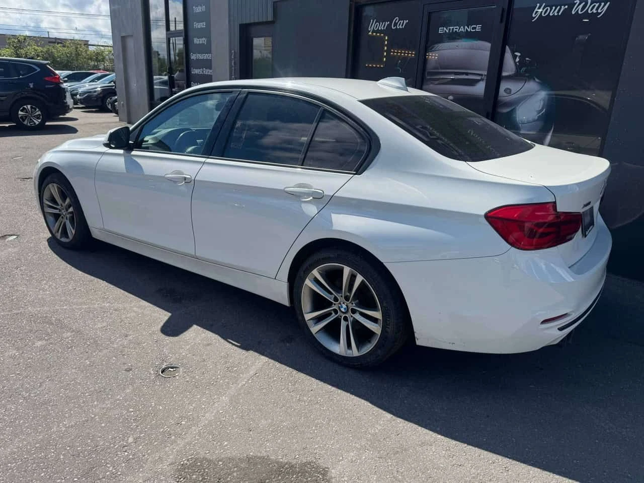 BMW 330 * xDrive * АВТОКРЕДИТ БЕЗ ПЪРВОНАЧАЛНА ВНОСКА, снимка 5 - Автомобили и джипове - 54552736