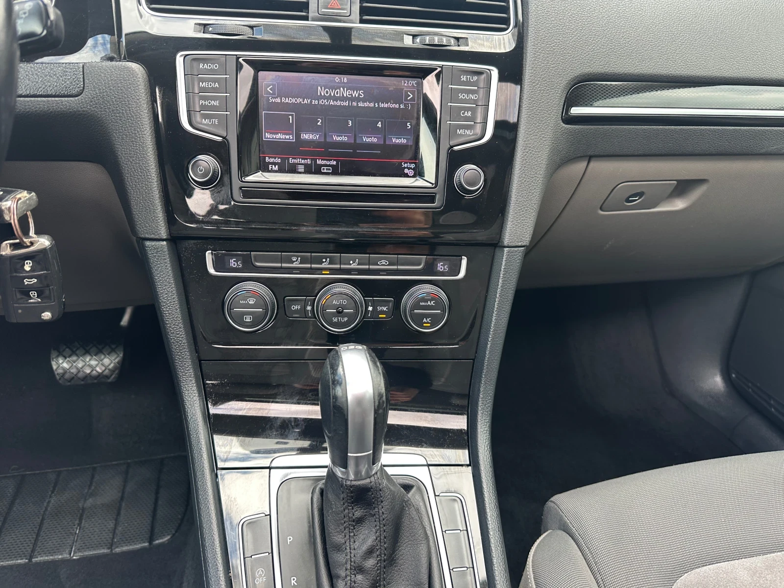 VW Golf 2.0TDI 150ks, снимка 12 - Автомобили и джипове - 55729572