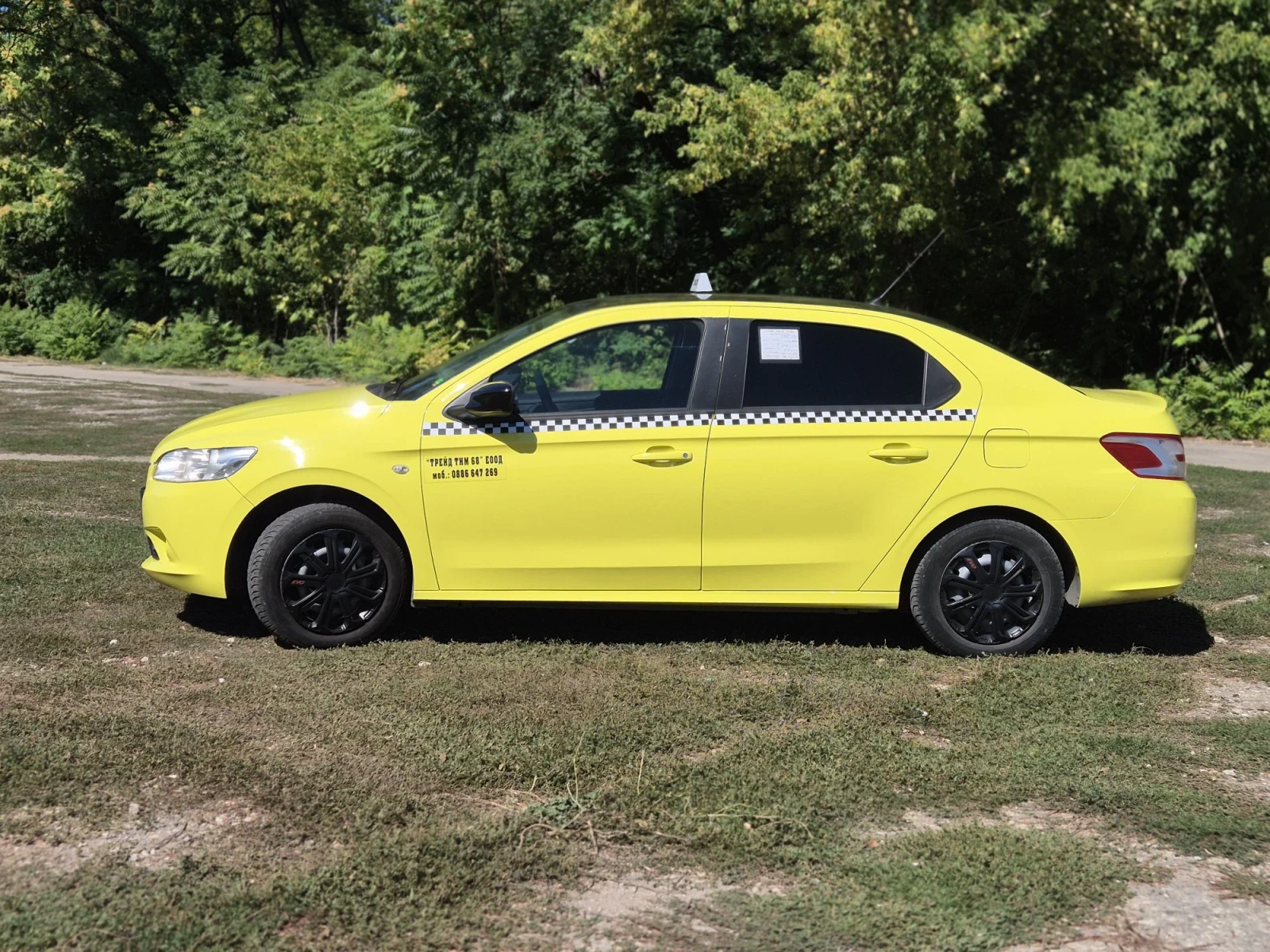 Peugeot 301 1.2 Газ/Бензин, снимка 4 - Автомобили и джипове - 55980579