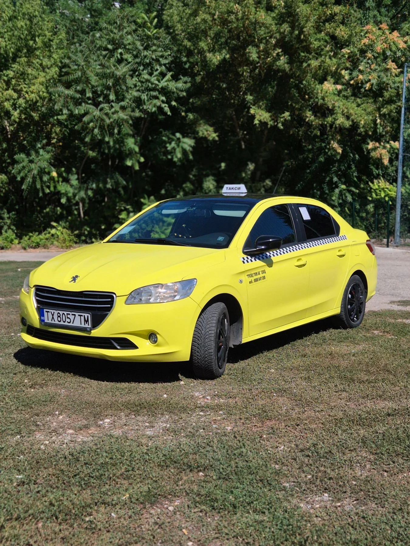 Peugeot 301 1.2 Газ/Бензин, снимка 3 - Автомобили и джипове - 55980579