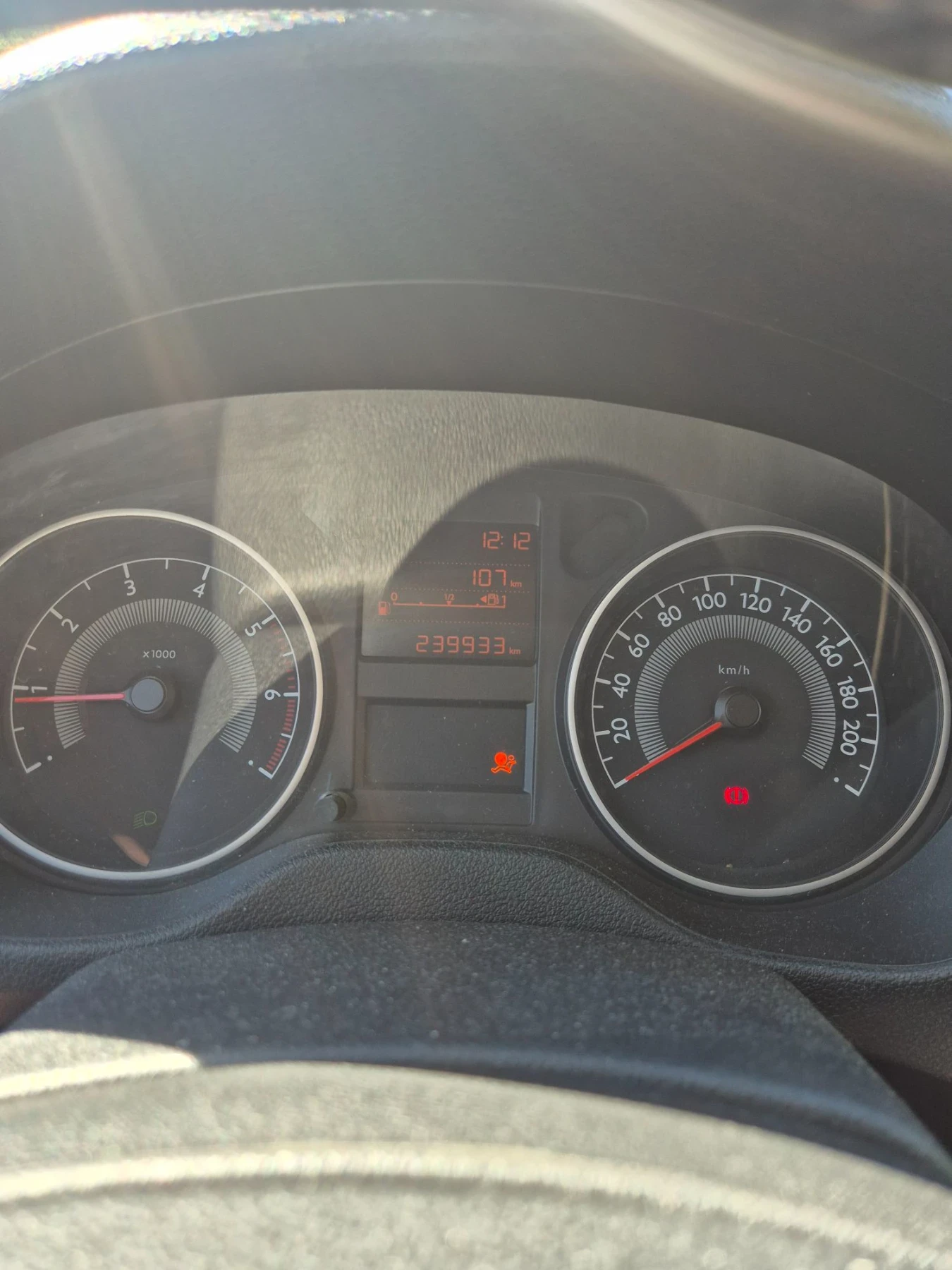 Peugeot 301 1.2 Газ/Бензин, снимка 7 - Автомобили и джипове - 55980579
