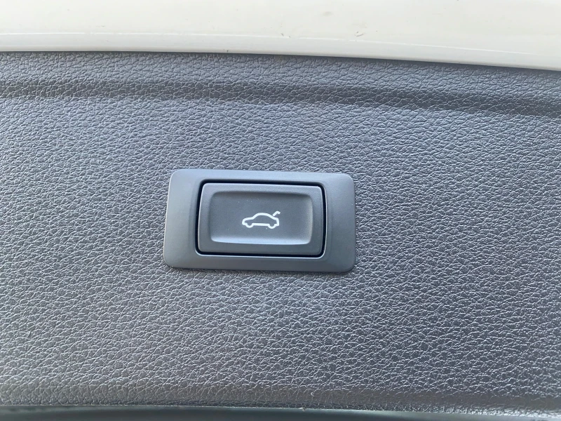 Audi Q5 2.0TDI Quattro , снимка 12 - Автомобили и джипове - 51588034