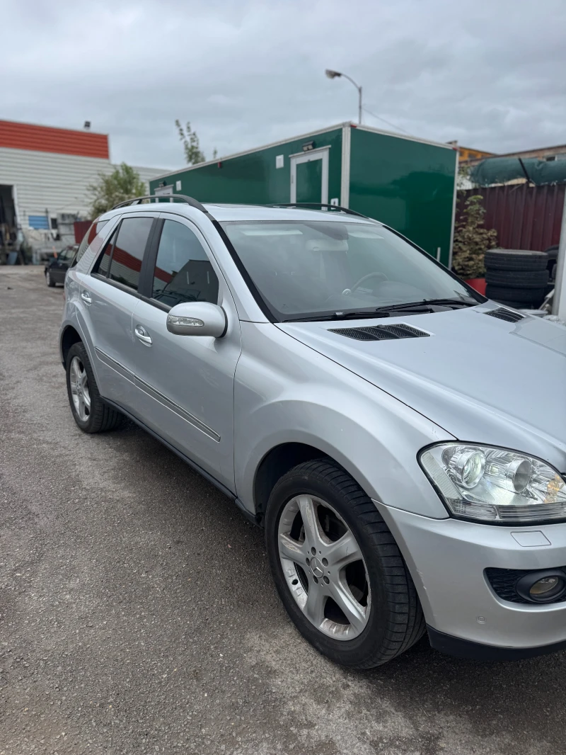 Mercedes-Benz ML 320 Mercedes-Benz ML320* На Пружини, снимка 3 - Автомобили и джипове - 52328286
