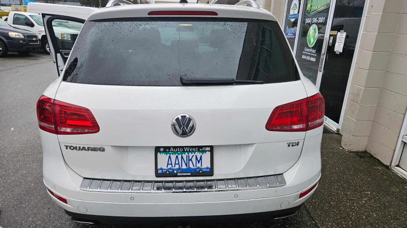 VW Touareg TDI* PANO* ПОДГРЕВ* KEYLESS* , снимка 2 - Автомобили и джипове - 53480324