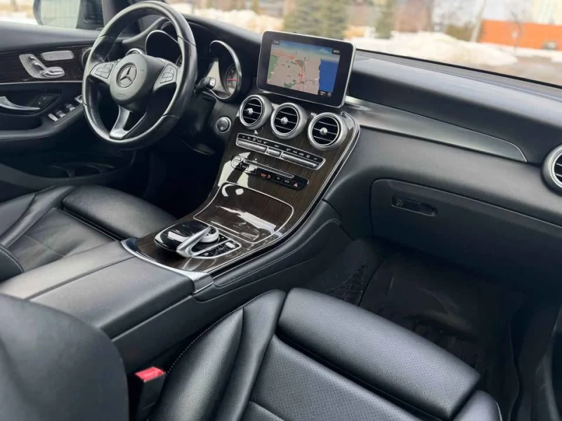 Mercedes-Benz GLC 300 AMG LINE | PANO| HEATED SEATS| MEMORY, снимка 9 - Автомобили и джипове - 53581257