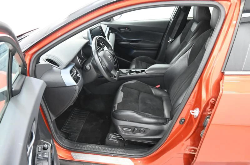 Toyota C-HR 1.8/SPORT/122HP/HYBRID/LED/JBL/NAVI/CAM/175f - изображение 6