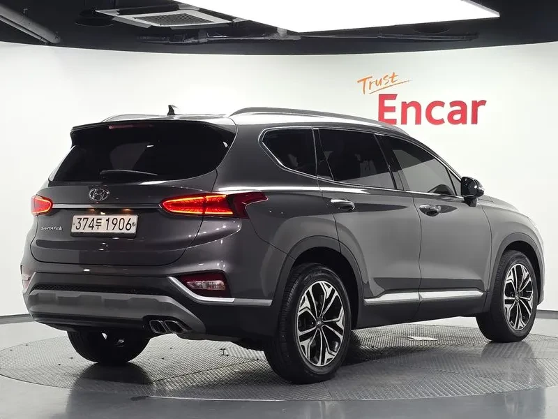 Hyundai Santa fe Diesel 2.2 2Wd Prestige, снимка 2 - Автомобили и джипове - 56004093
