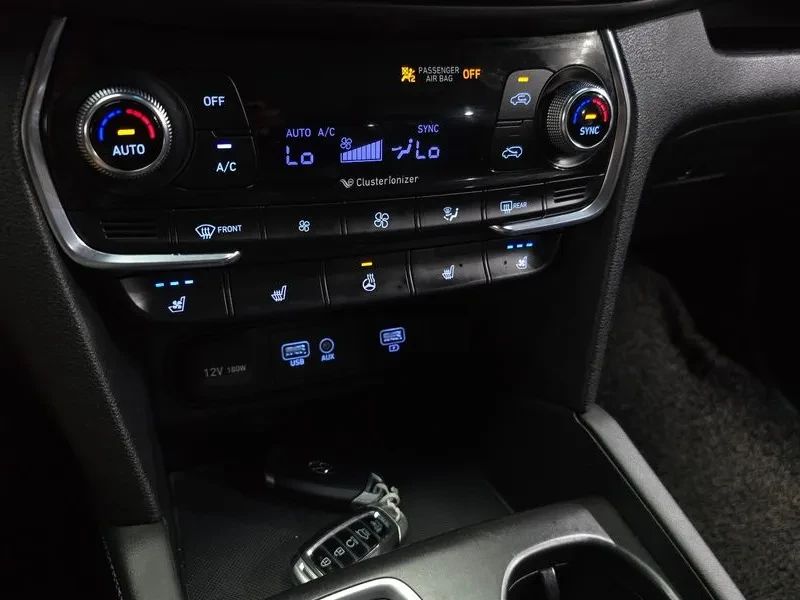 Hyundai Santa fe Diesel 2.2 2Wd Prestige, снимка 16 - Автомобили и джипове - 56004093
