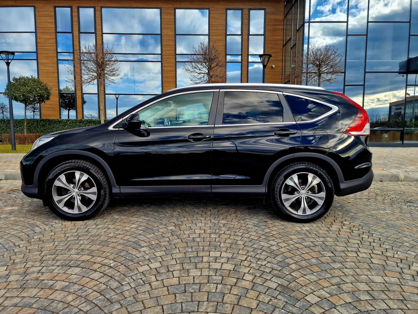 Honda Cr-v 2.0 EXCLUSIVE-NAVI-KAMERA-PODGREV-PANORAMA!!!FULL - изображение 8