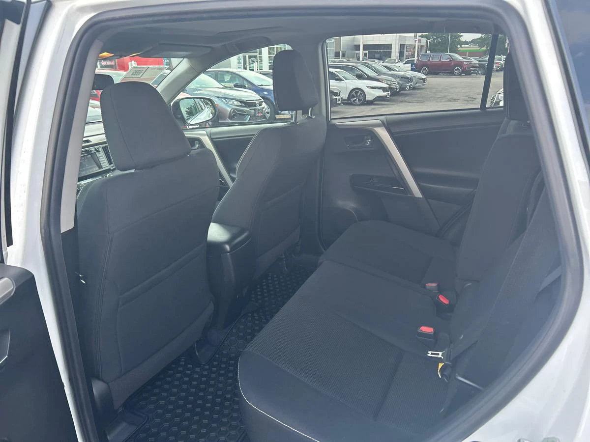 Toyota Rav4 XLE* Авто финансиране* Карфакс - изображение 10