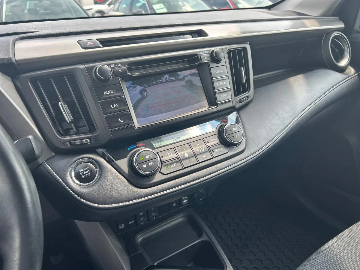 Toyota Rav4 XLE* Авто финансиране* Карфакс - изображение 8