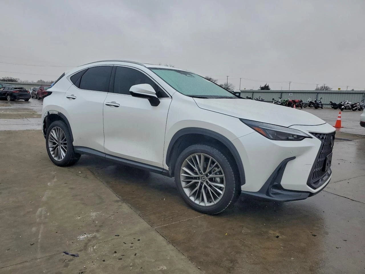 Lexus NX PREMIUM* КАМЕРА* ПОДГРЕВ* ОБДУХВАНЕ* ШИБИДАХ - изображение 3