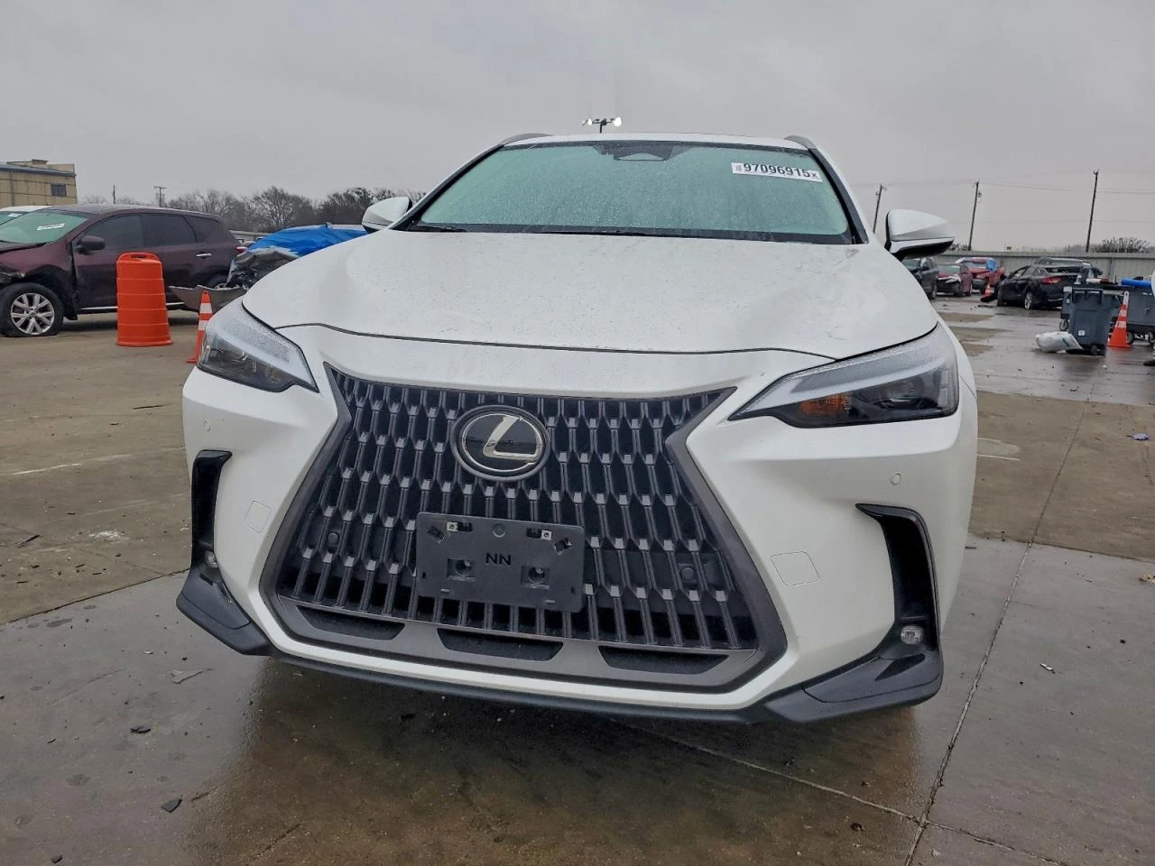 Lexus NX PREMIUM* КАМЕРА* ПОДГРЕВ* ОБДУХВАНЕ* ШИБИДАХ - изображение 2