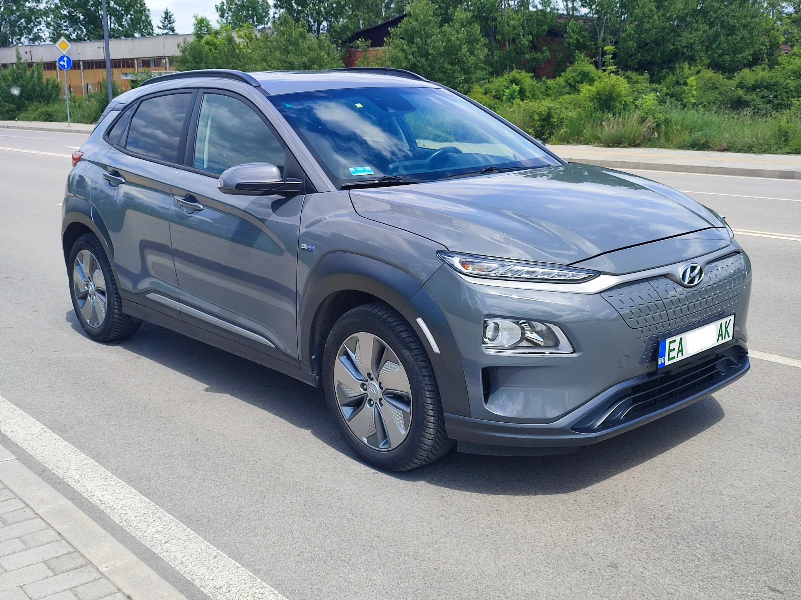 Hyundai Kona 39 kWh - Electric - Automatic - 136 hp, снимка 3 - Автомобили и джипове - 54579318