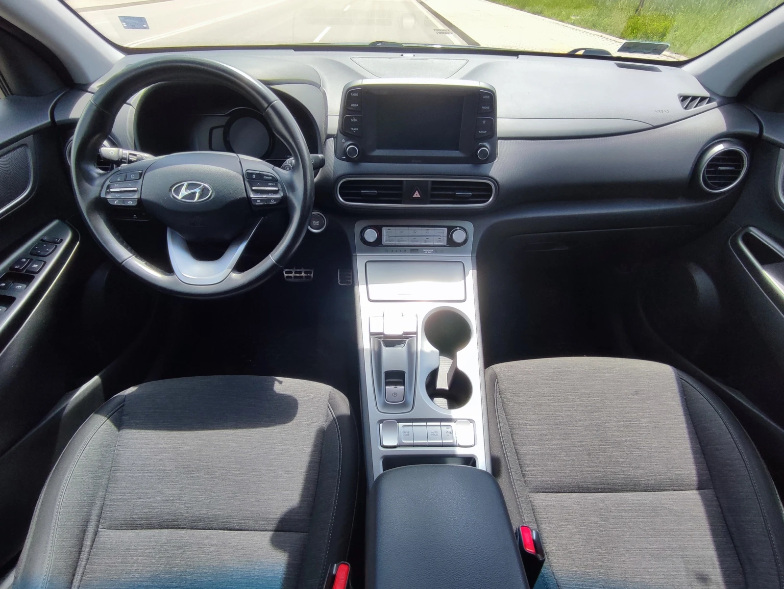 Hyundai Kona 39 kWh - Electric - Automatic - 136 hp, снимка 9 - Автомобили и джипове - 54579318