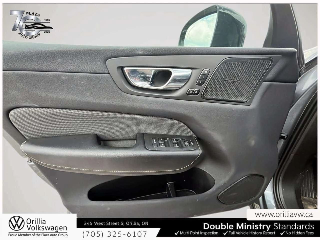 Volvo XC60 * R Design IIHS Top Safety Pick+ | Apple CarPlay /, снимка 14 - Автомобили и джипове - 54919018