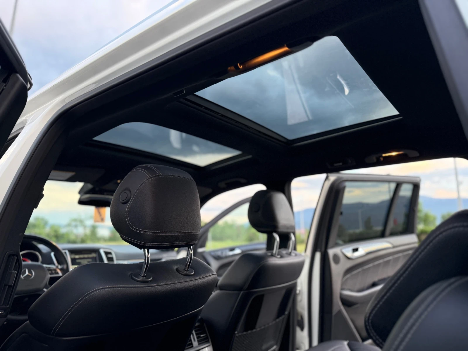 Mercedes-Benz GL 350 AMG/PANORAMA/DISTRONIK/360/KEYLESS/SOFT CLOSE, снимка 13 - Автомобили и джипове - 54945668