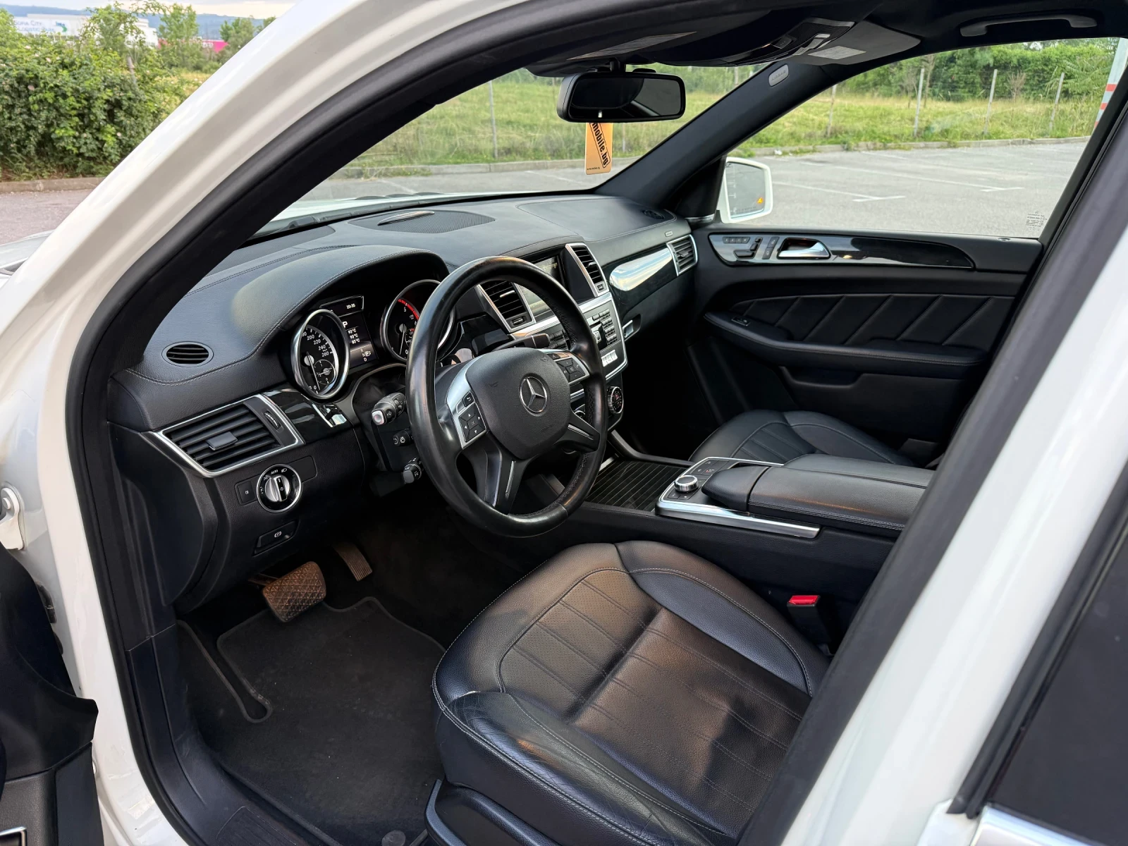 Mercedes-Benz GL 350 AMG/PANORAMA/DISTRONIK/360/KEYLESS/SOFT CLOSE, снимка 9 - Автомобили и джипове - 54945668