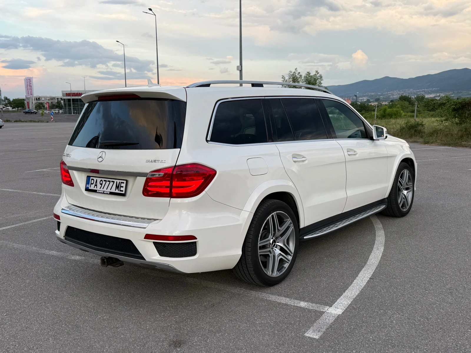 Mercedes-Benz GL 350 AMG/PANORAMA/DISTRONIK/360/KEYLESS/SOFT CLOSE, снимка 6 - Автомобили и джипове - 54945668
