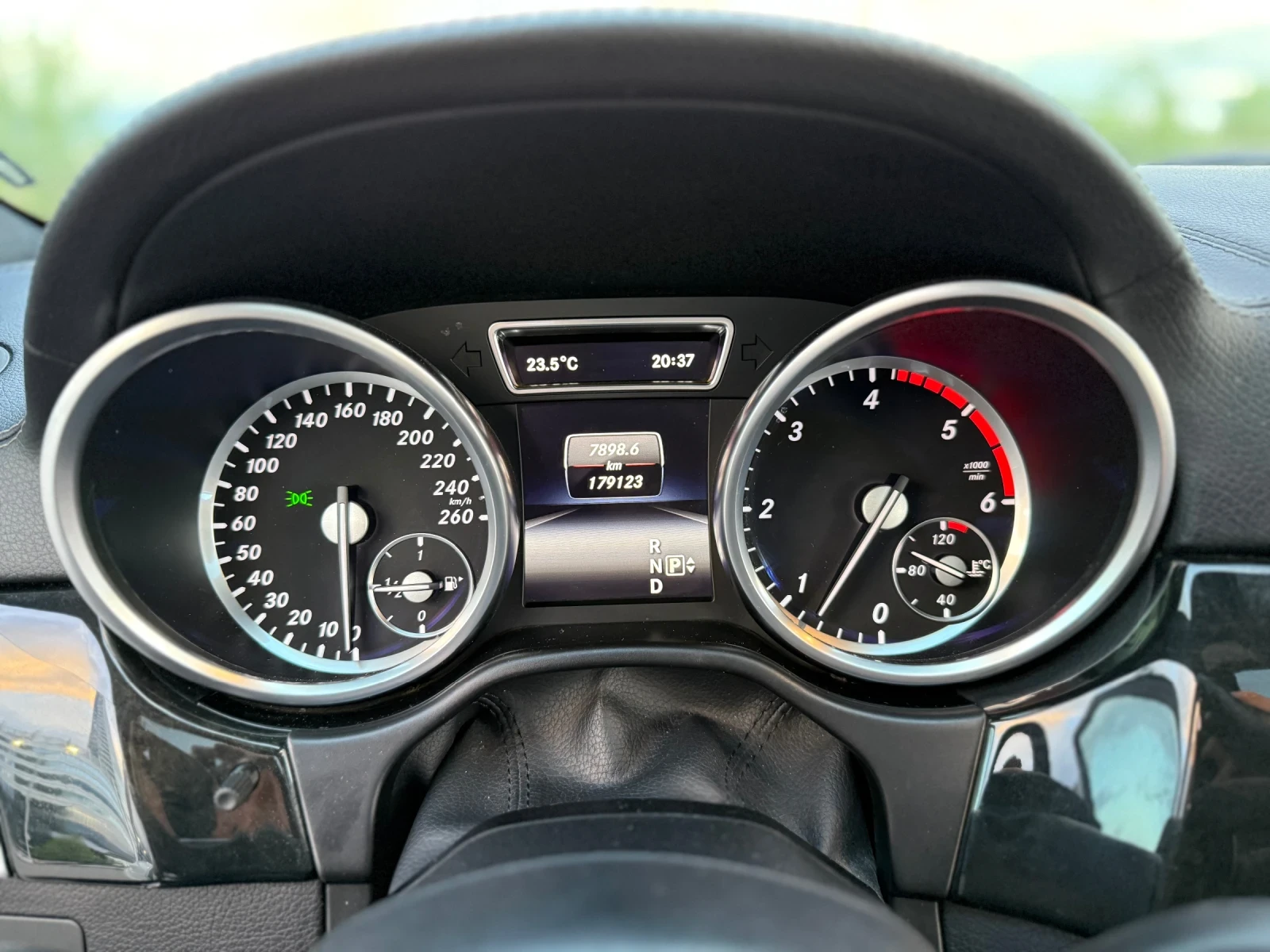 Mercedes-Benz GL 350 AMG/PANORAMA/DISTRONIK/360/KEYLESS/SOFT CLOSE, снимка 16 - Автомобили и джипове - 54945668