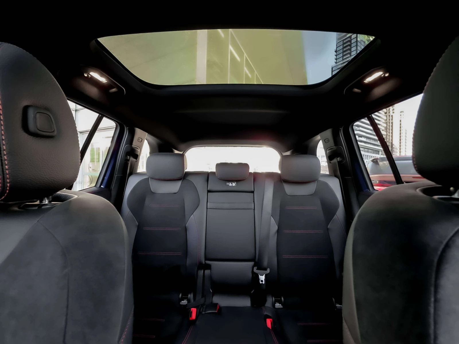Mercedes-Benz GLB 250, АВТОКРЕДИТ, ЦЕНА до БГ, снимка 11 - Автомобили и джипове - 56231483