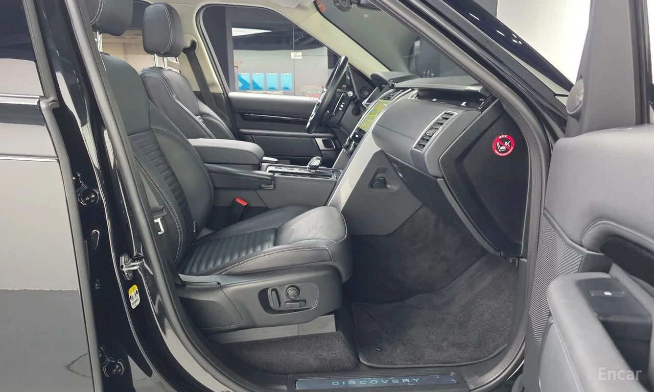 Land Rover Discovery D250 S, снимка 11 - Автомобили и джипове - 56549788
