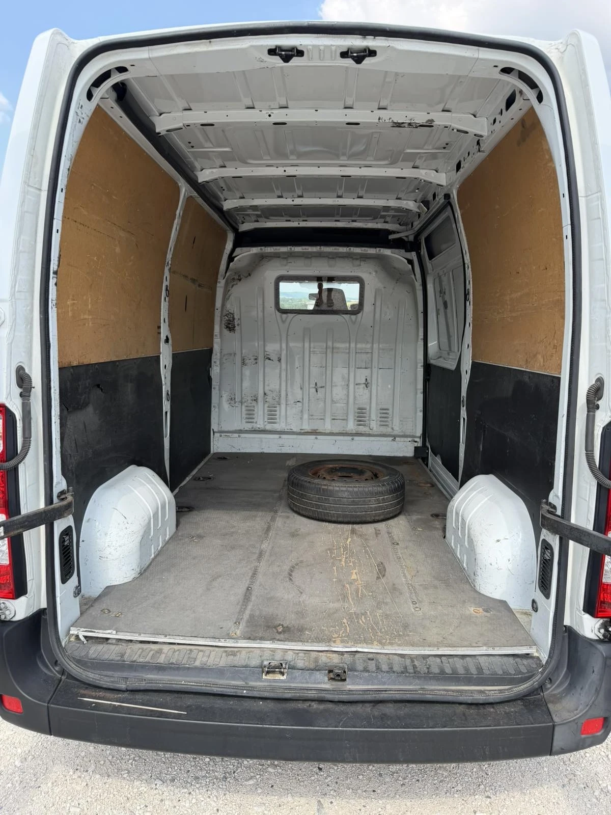 Renault Master 2.3 DCI/125kc/6ck/L2H2/Климатик, снимка 14 - Бусове и автобуси - 55748068