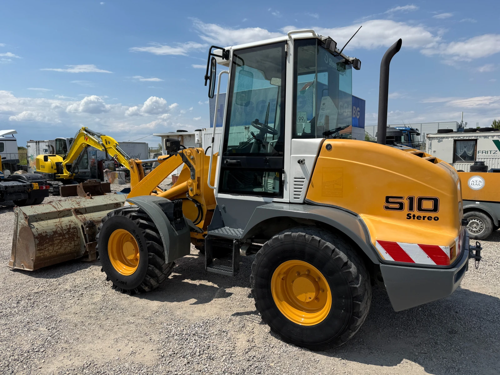 Челен товарач Liebherr L510, снимка 7 - Индустриална техника - 55405714