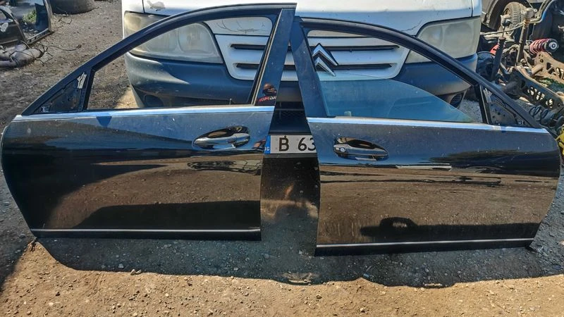 Предна задна врата лява дясна Мерцедес W204 C class Mercedes врати