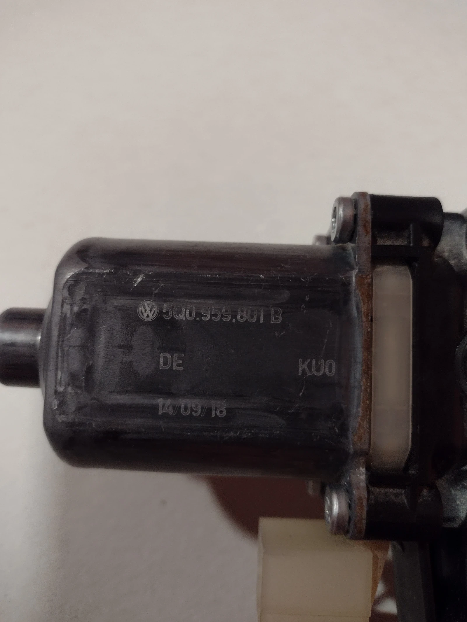 5Q0959001B ������� �� ������  �� SKODA OCTAVIA III  5Q0 959 001 B  3130034203 | Mobile.bg � ����������� 2