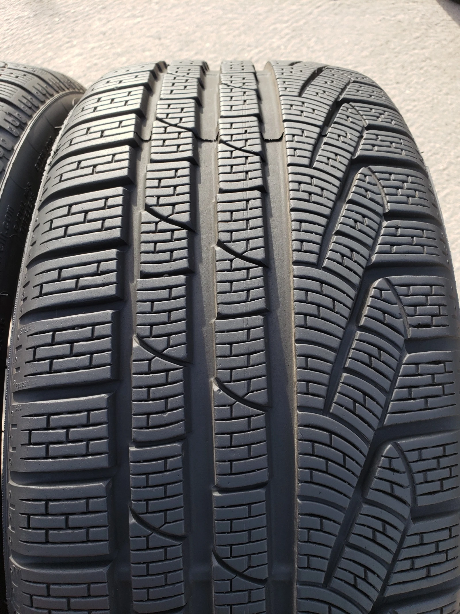 ���� 235/35R20 | Mobile.bg � ����������� 1