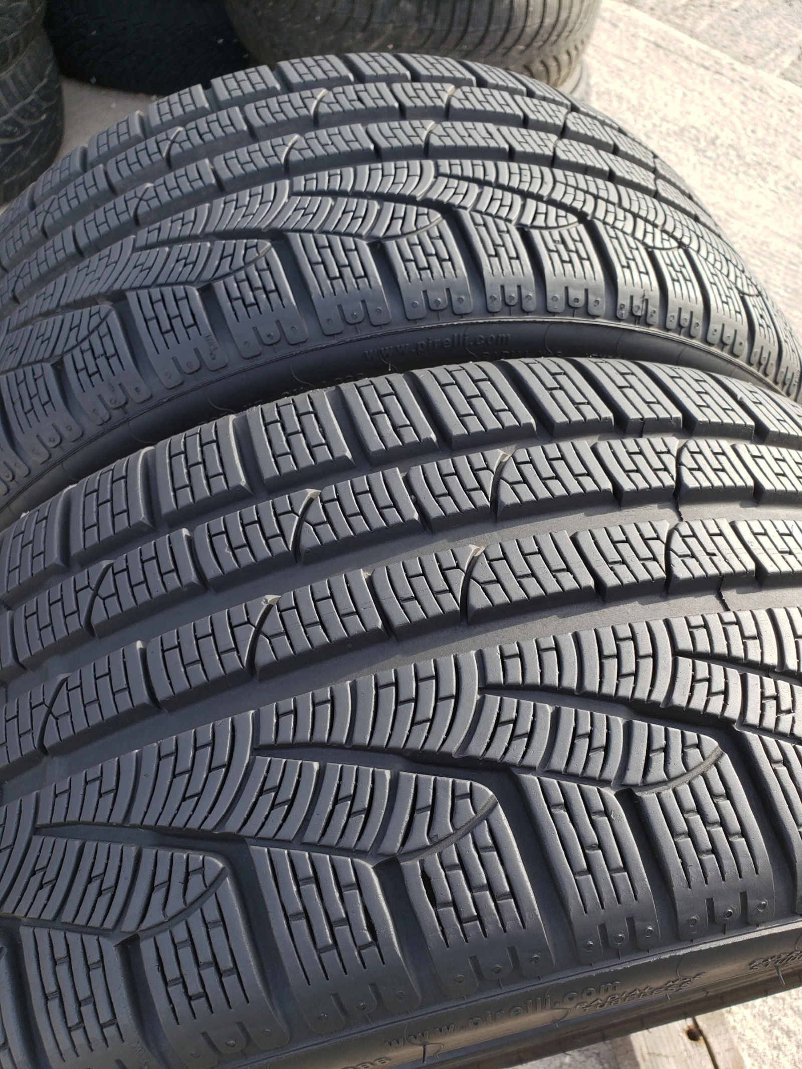 ���� 235/35R20 | Mobile.bg � ����������� 3