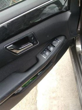 Mercedes-Benz E 250 4matik, снимка 4