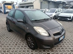 Toyota Yaris 1.0i, снимка 2