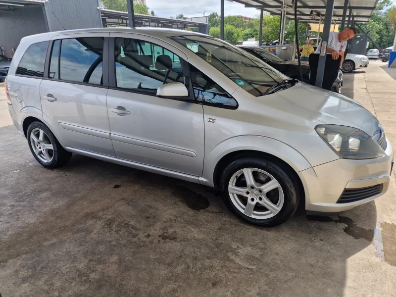 Opel Zafira 1.6 CNG - Метан - бензин, снимка 6 - Автомобили и джипове - 46792183