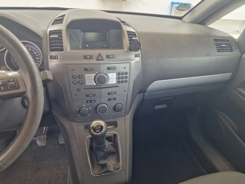 Opel Zafira 1.6 CNG - Метан - бензин, снимка 10 - Автомобили и джипове - 46792183