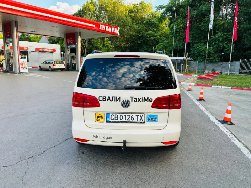 VW Touran, снимка 3 - Автомобили и джипове - 48400960