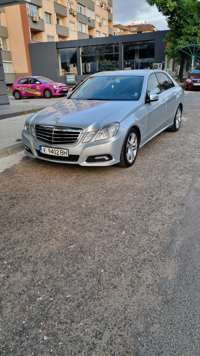 Mercedes-Benz E 220 Avantgarde, снимка 3 - Автомобили и джипове - 49015660